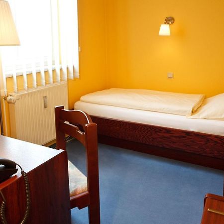 Landhotel Zum Pottkuchen Kalbe  Buitenkant foto