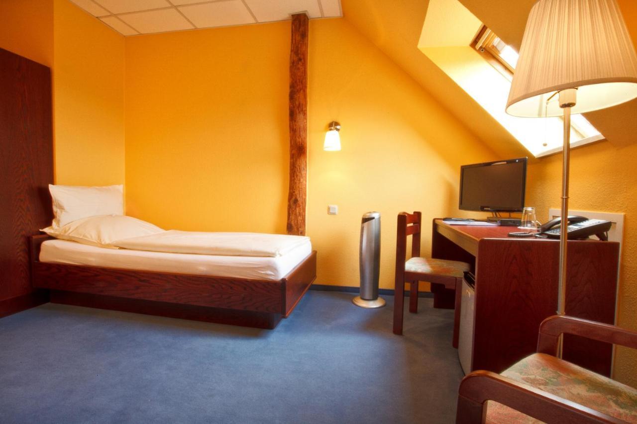 Landhotel Zum Pottkuchen Kalbe  Buitenkant foto
