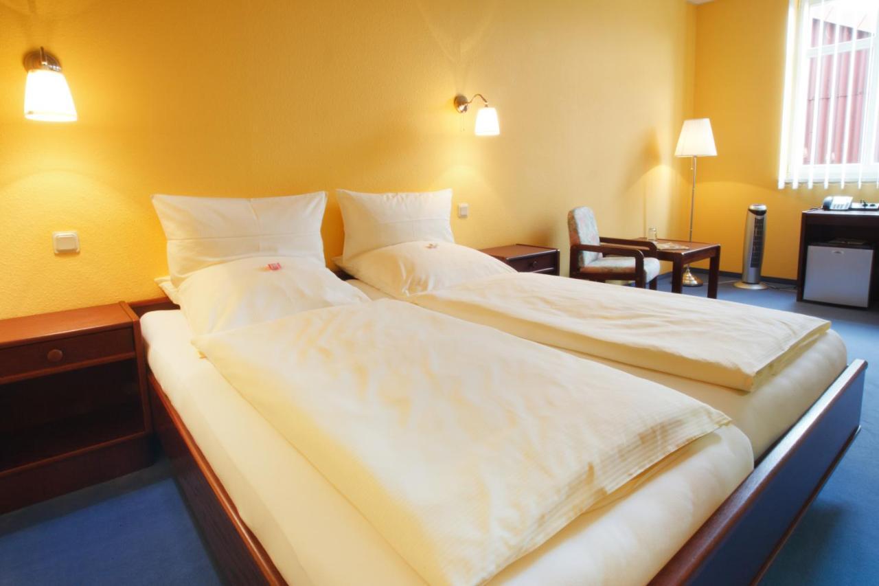 Landhotel Zum Pottkuchen Kalbe  Buitenkant foto