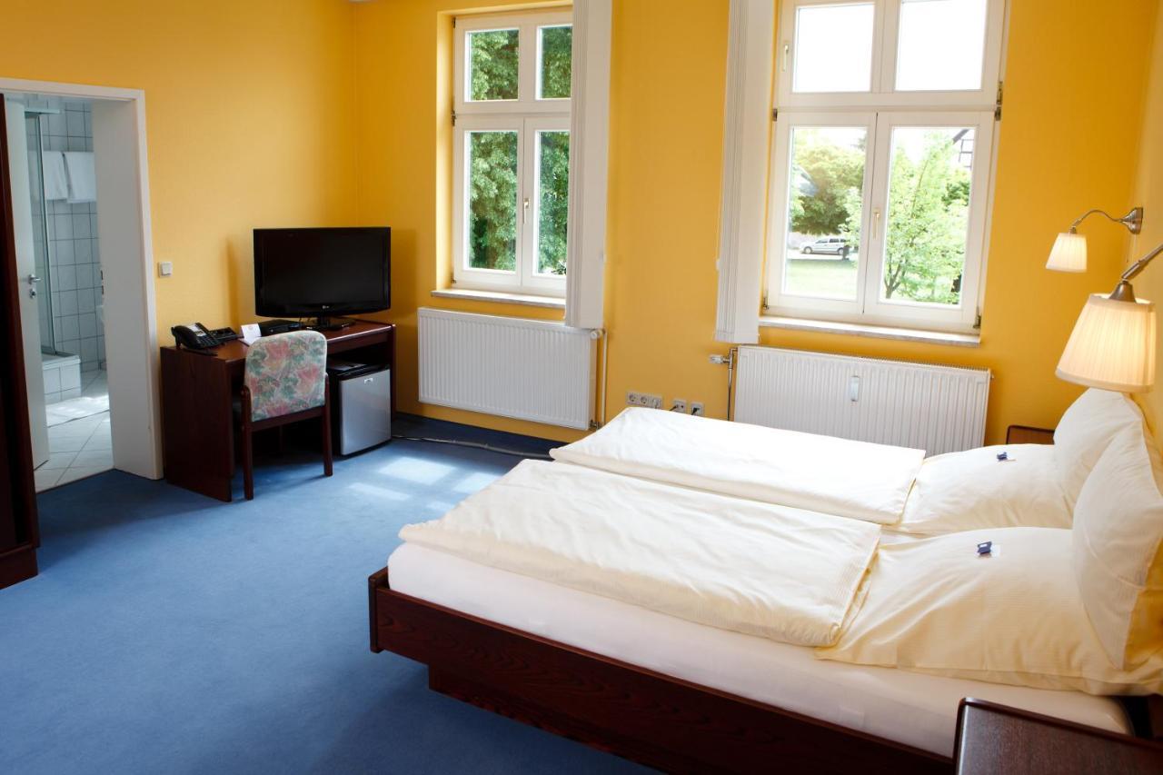 Landhotel Zum Pottkuchen Kalbe  Buitenkant foto
