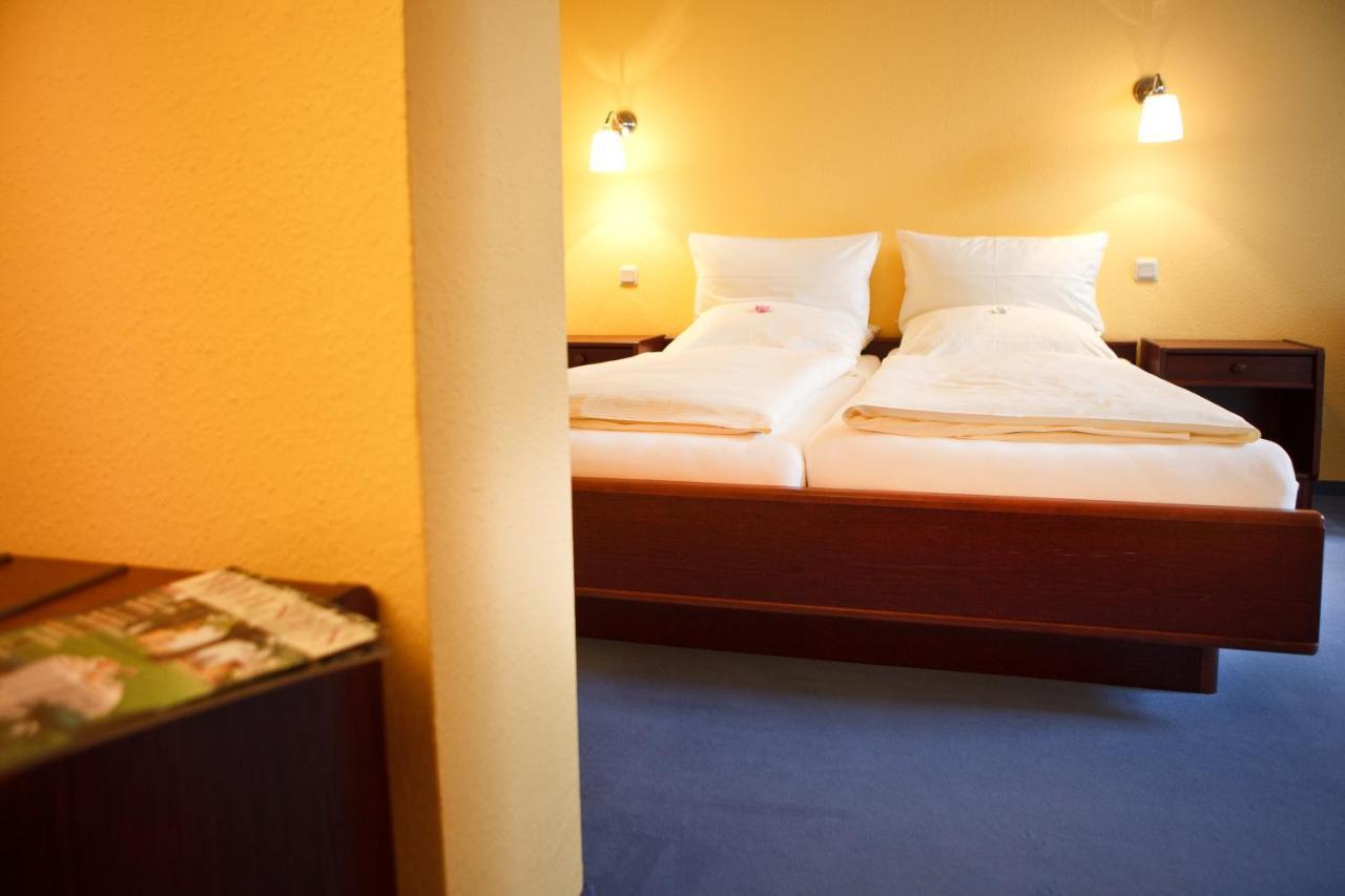 Landhotel Zum Pottkuchen Kalbe  Buitenkant foto