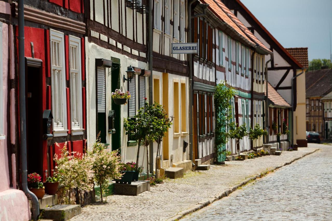 Landhotel Zum Pottkuchen Kalbe  Buitenkant foto